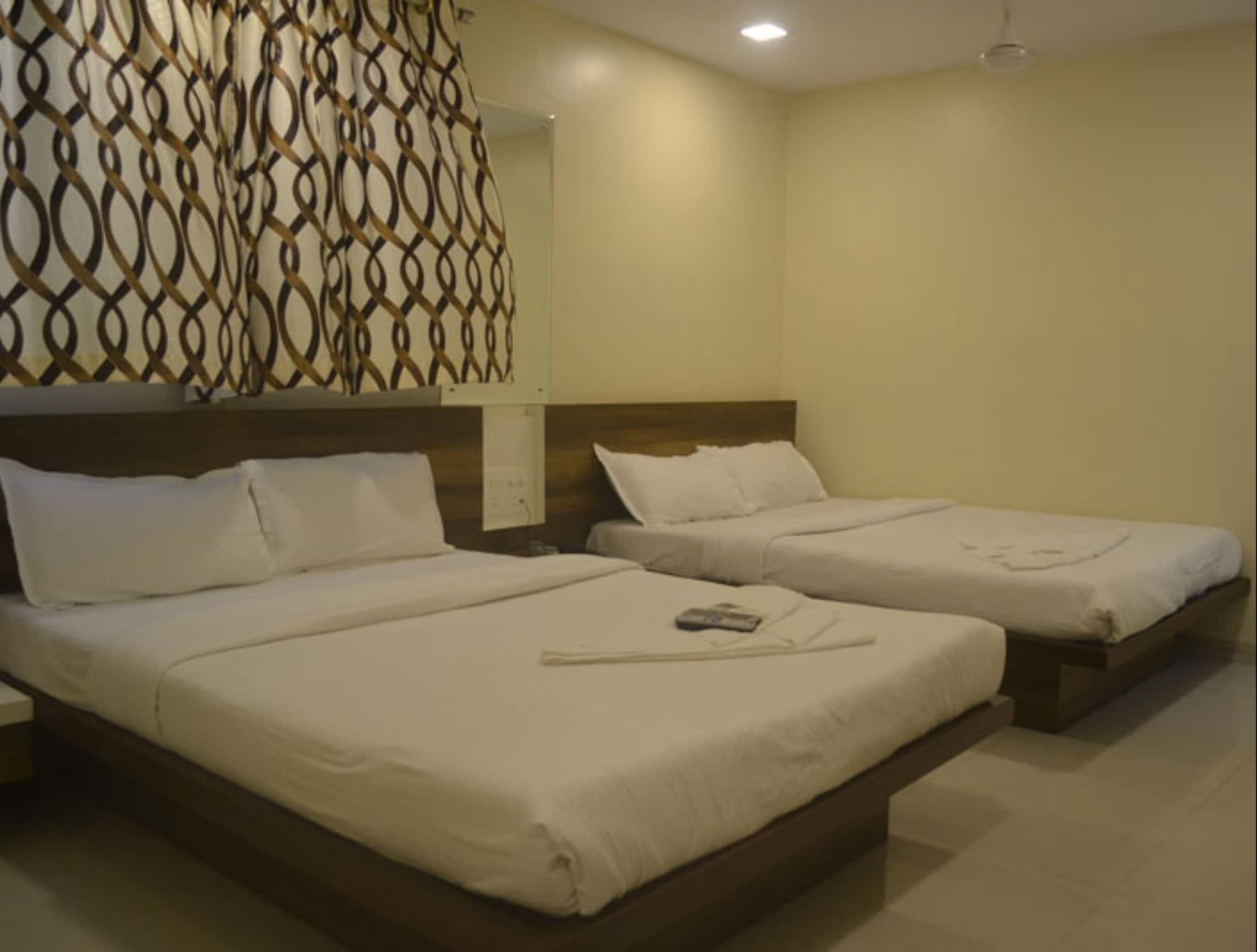 Airport Metro Hotel Bombay Esterno foto