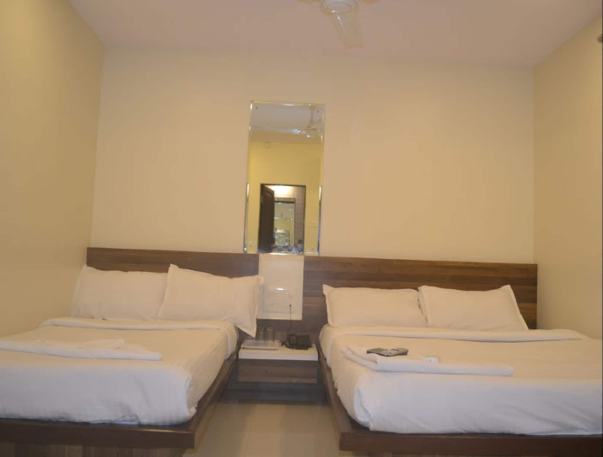 Airport Metro Hotel Bombay Esterno foto