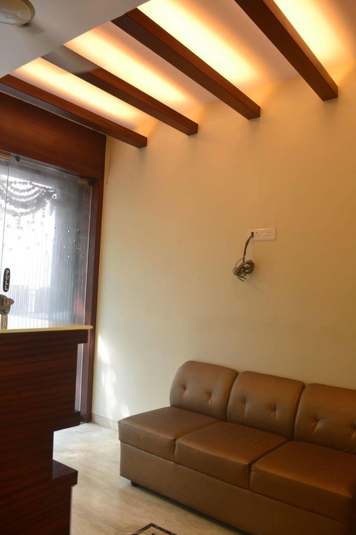 Airport Metro Hotel Bombay Esterno foto
